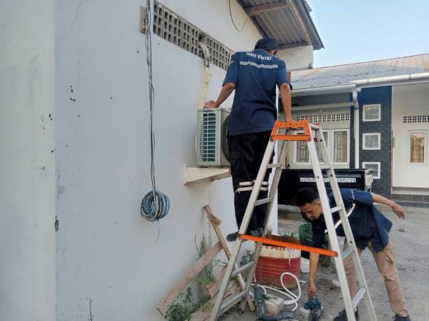 Bongkar Pasang AC 0.5–1 PK